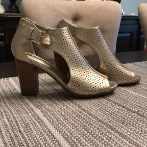 🌟Gold Chunky Heel Sandals🌟